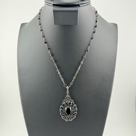 Vintage Monet Necklace Black Pendant Silver Tone Chain Goth Emo Regency Coquette - Picture 4 of 9